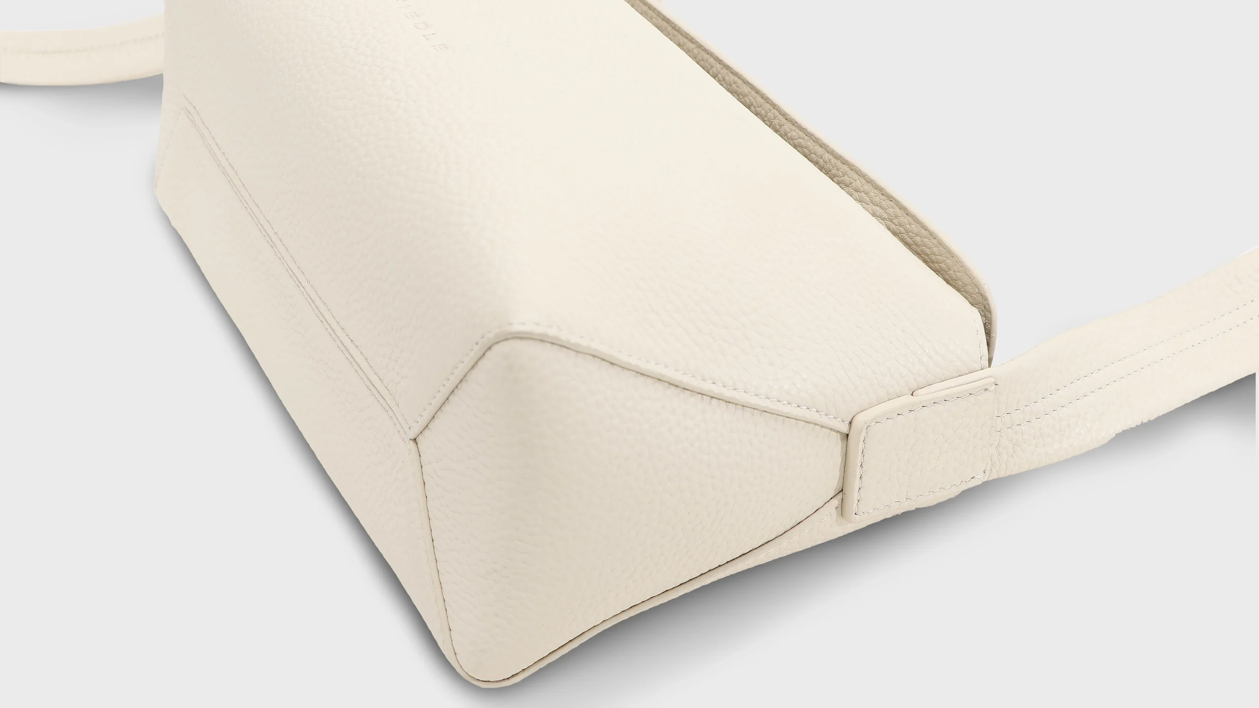 Cloud White Cow Leather Pebble Grain – S12116