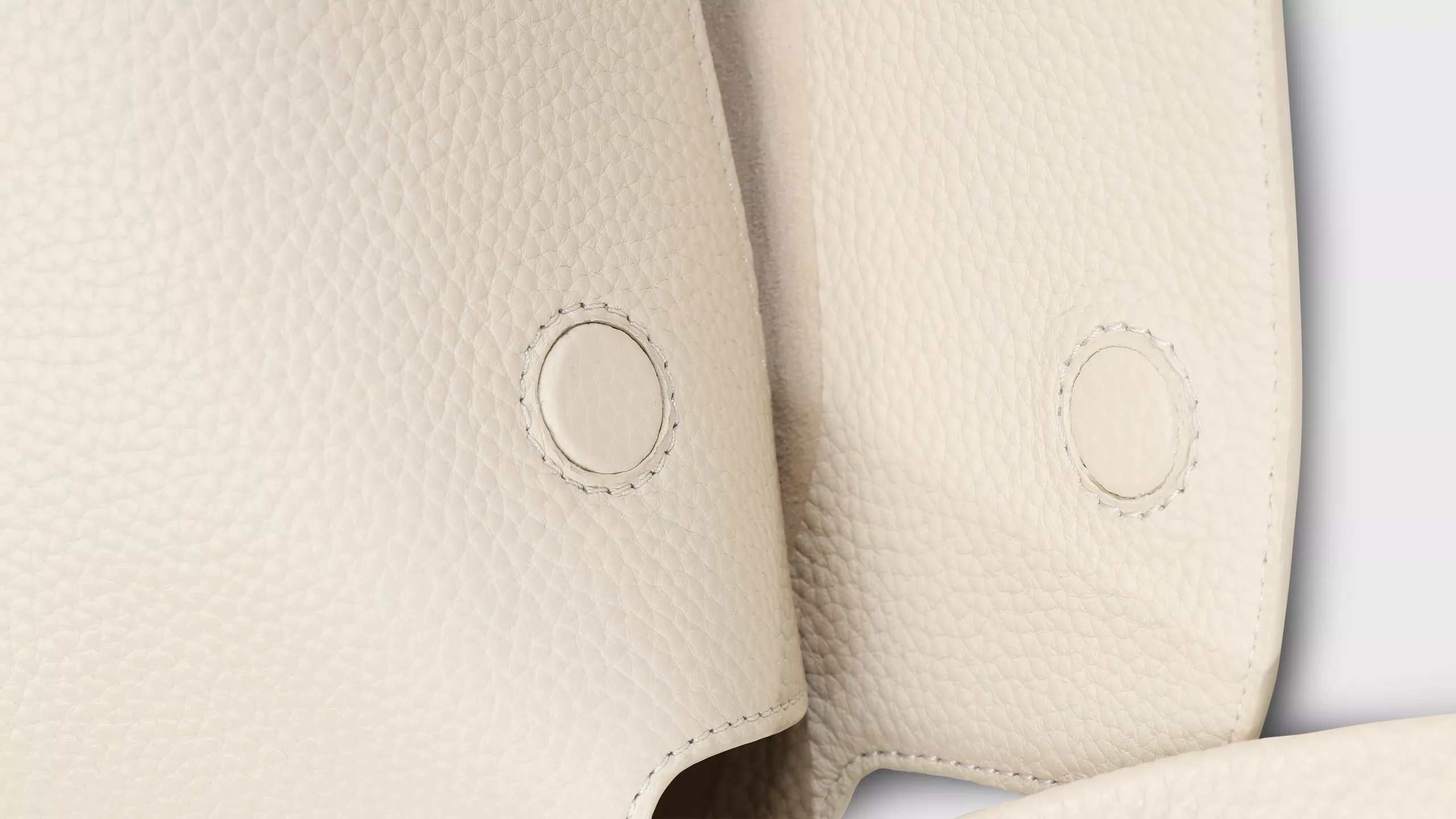 Cloud White Cow Leather Pebble Grain – S12116