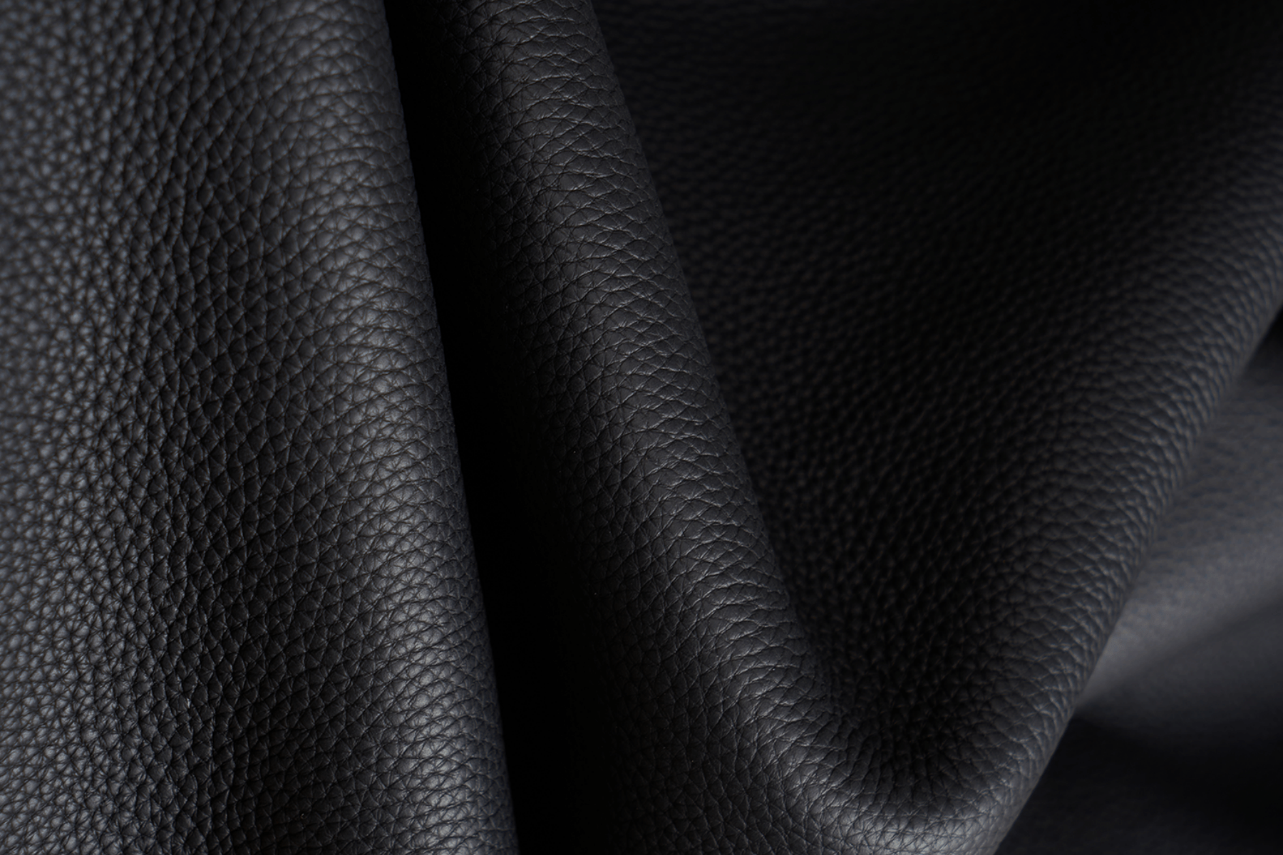 Pebble grain leather (Small grain)