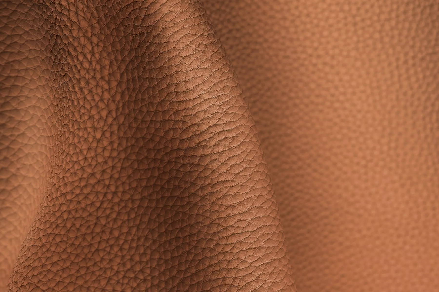 Full grain pebble leather (Big grain)