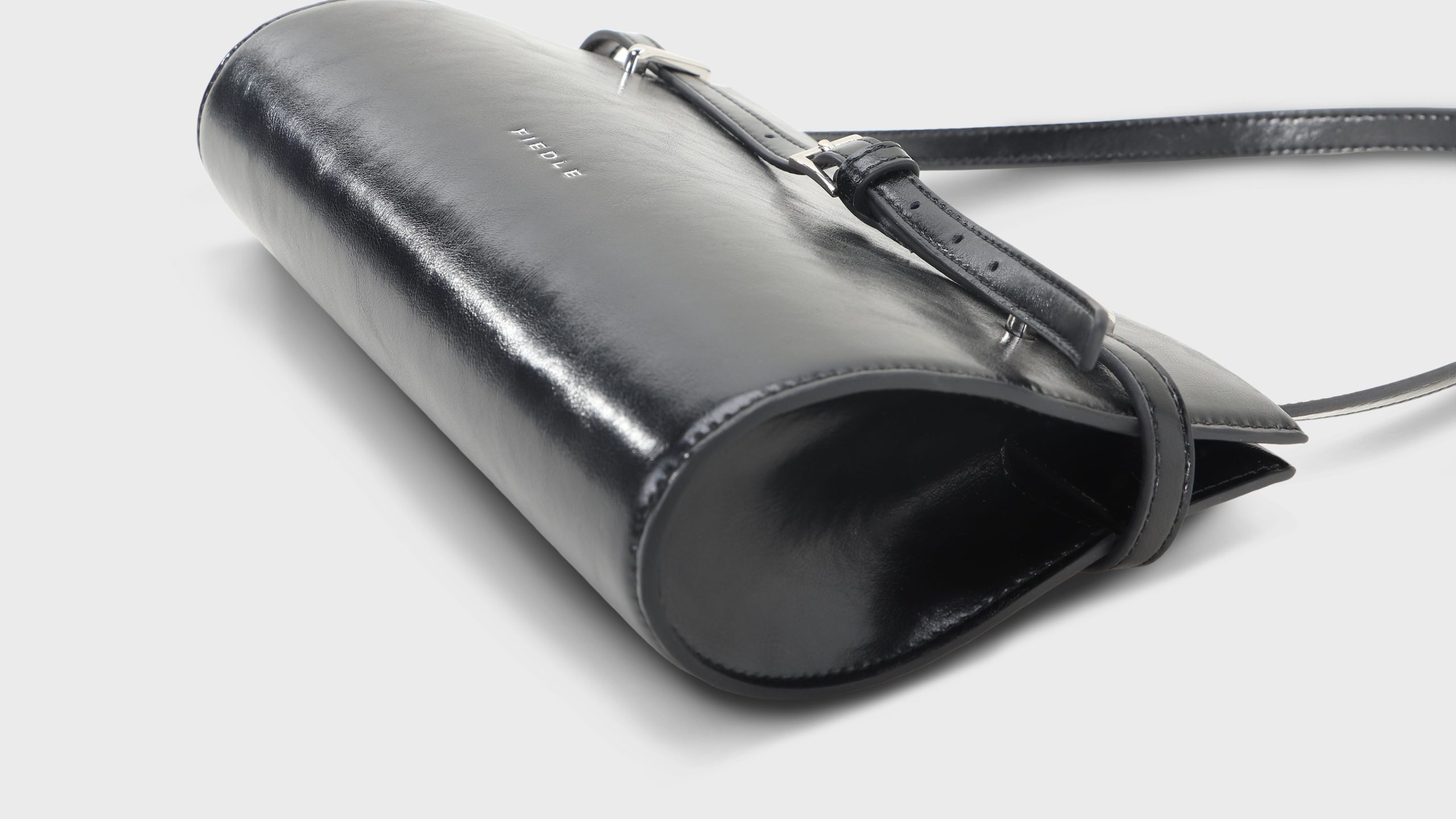 Oil Wax Cow Leather – S11311