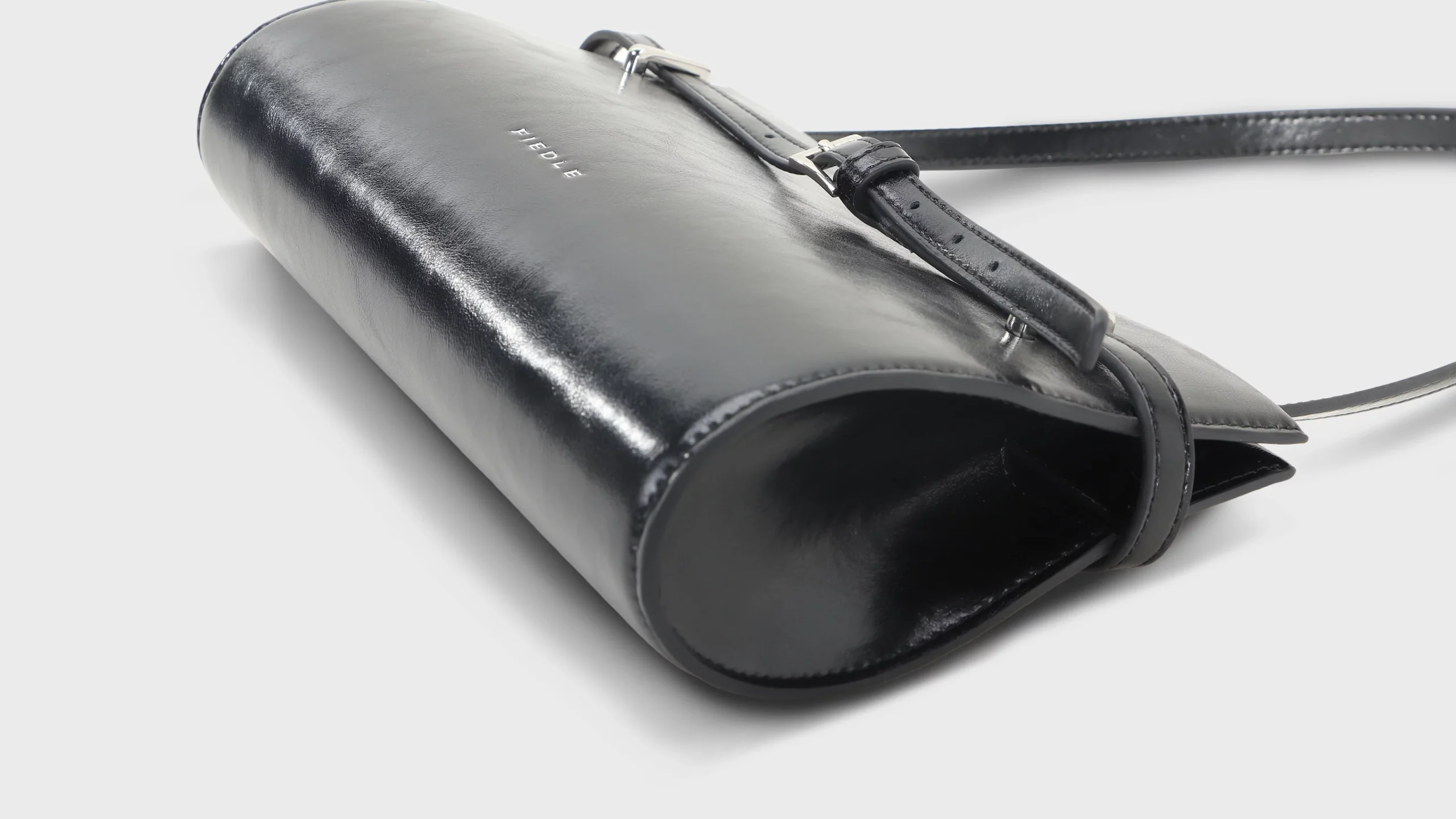 Oil Wax Cow Leather – S11311