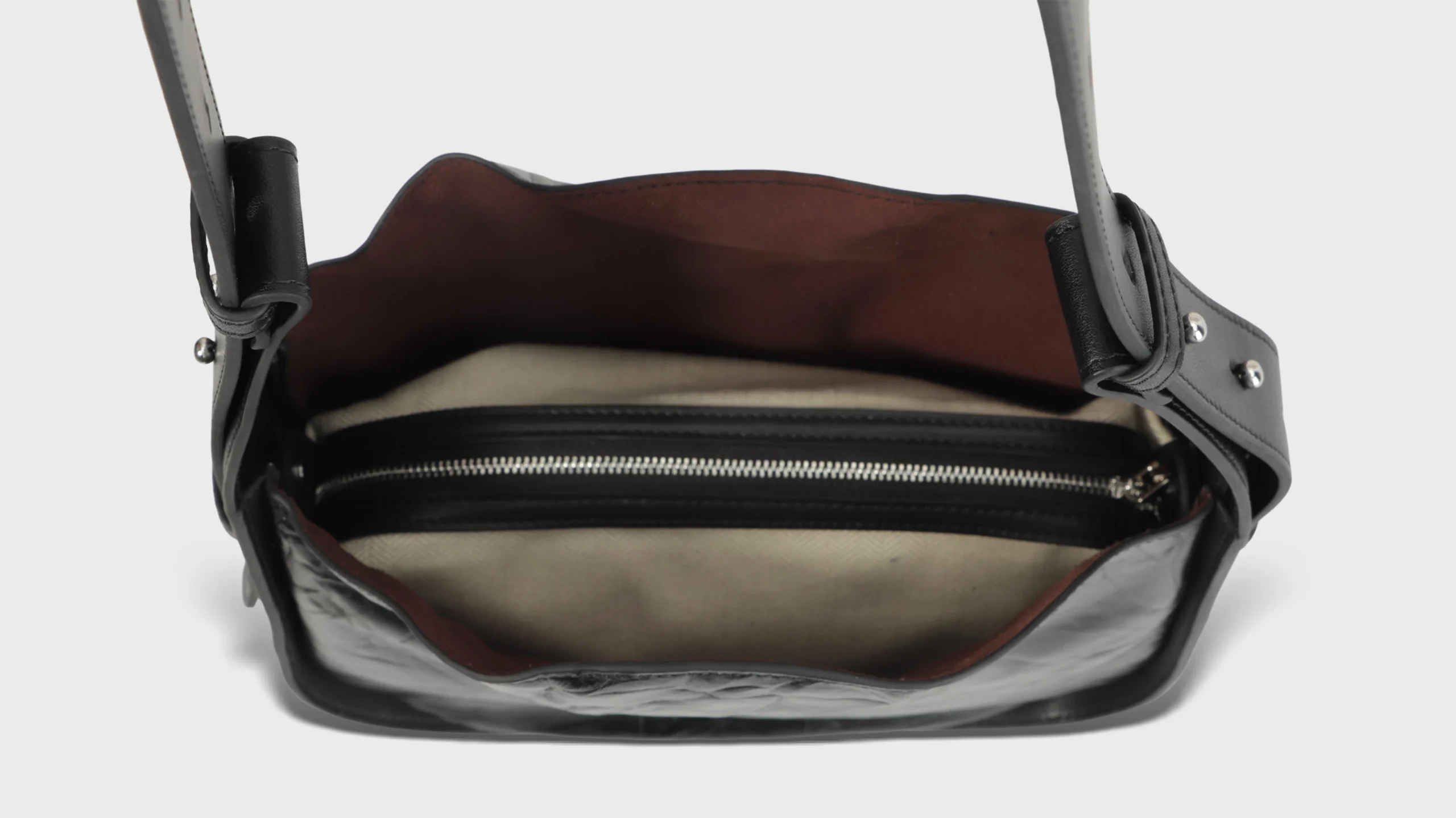 Wrinkled Oil Wax Leather – S9961 (Small)