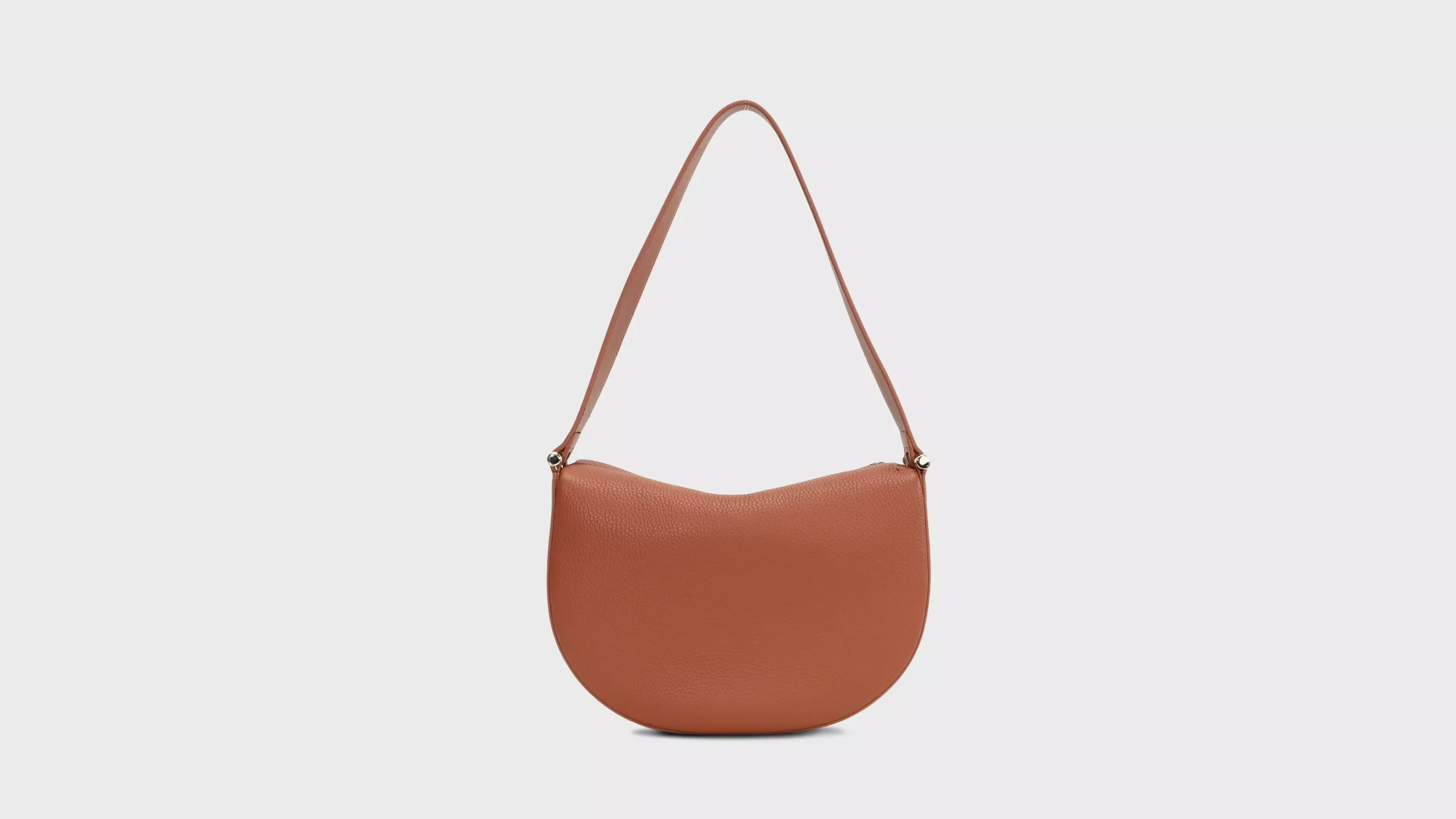 Leather Crescent Bag in Grained Cowhide – S8902