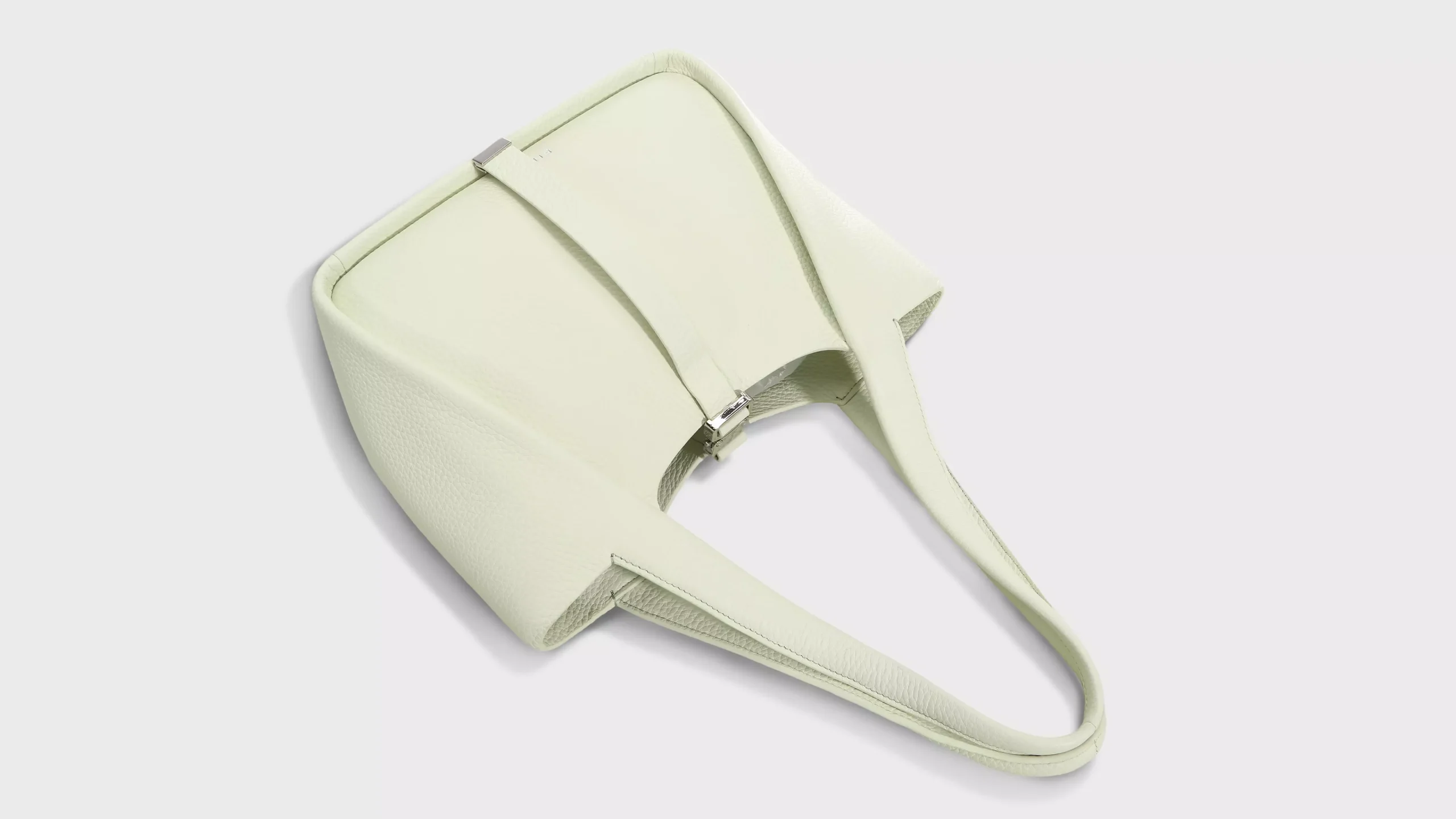 Leather Belted Bucket Bag in Pebble Grain – S10804