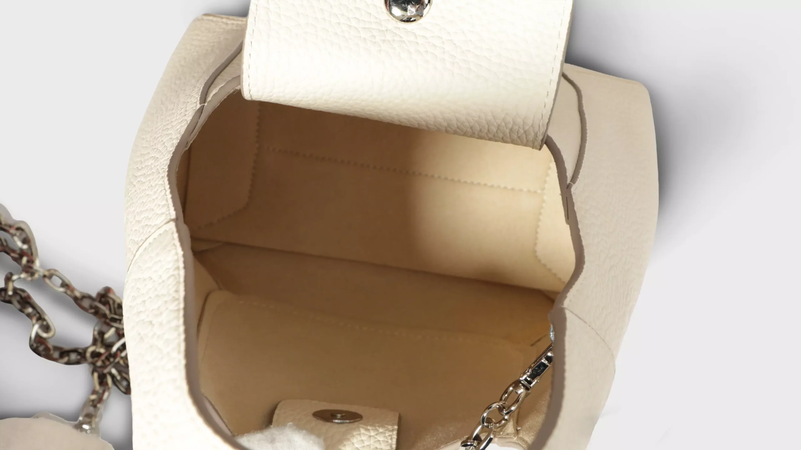 Leather Hobo Bag in Pebble Grain (Medium) – S9957