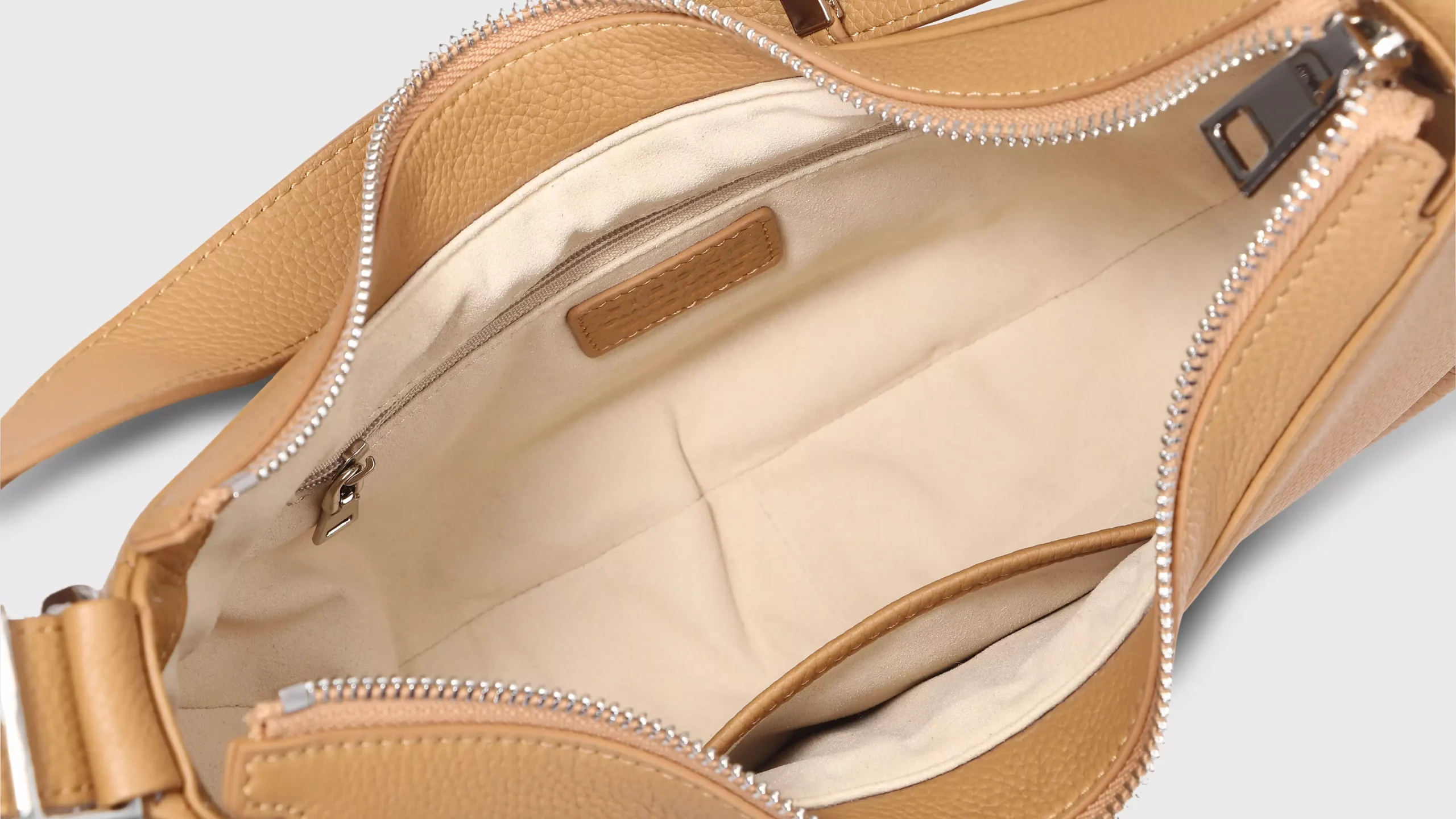 Leather Half Moon Bag in Cowhide Pebble Grain – S10504